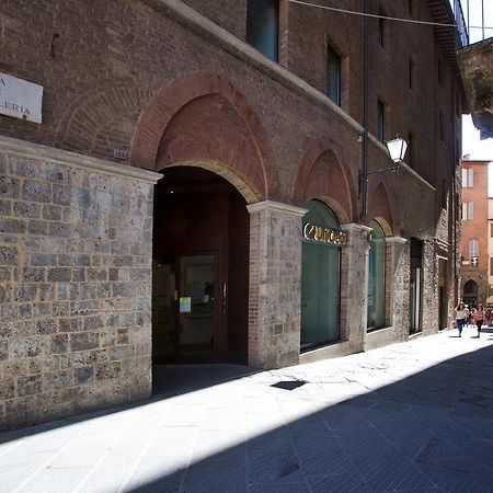 Il Tolomei - Central In The Middle Of Main Street Siena Zimmer foto