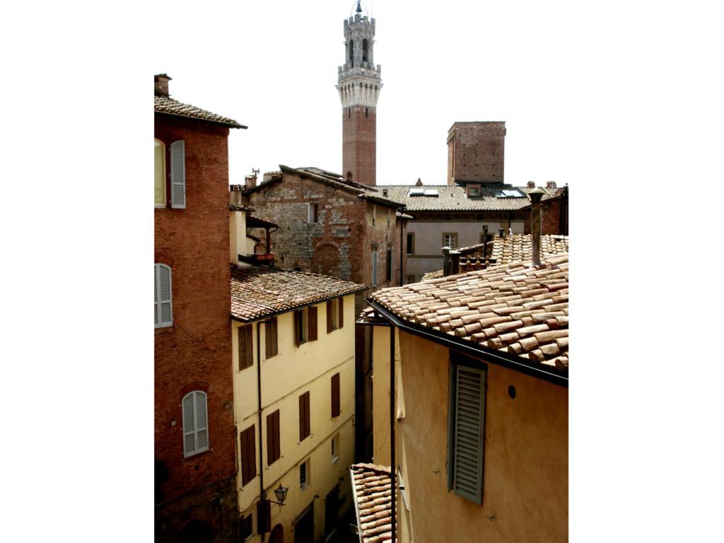 Il Tolomei - Central In The Middle Of Main Street Siena Zimmer foto