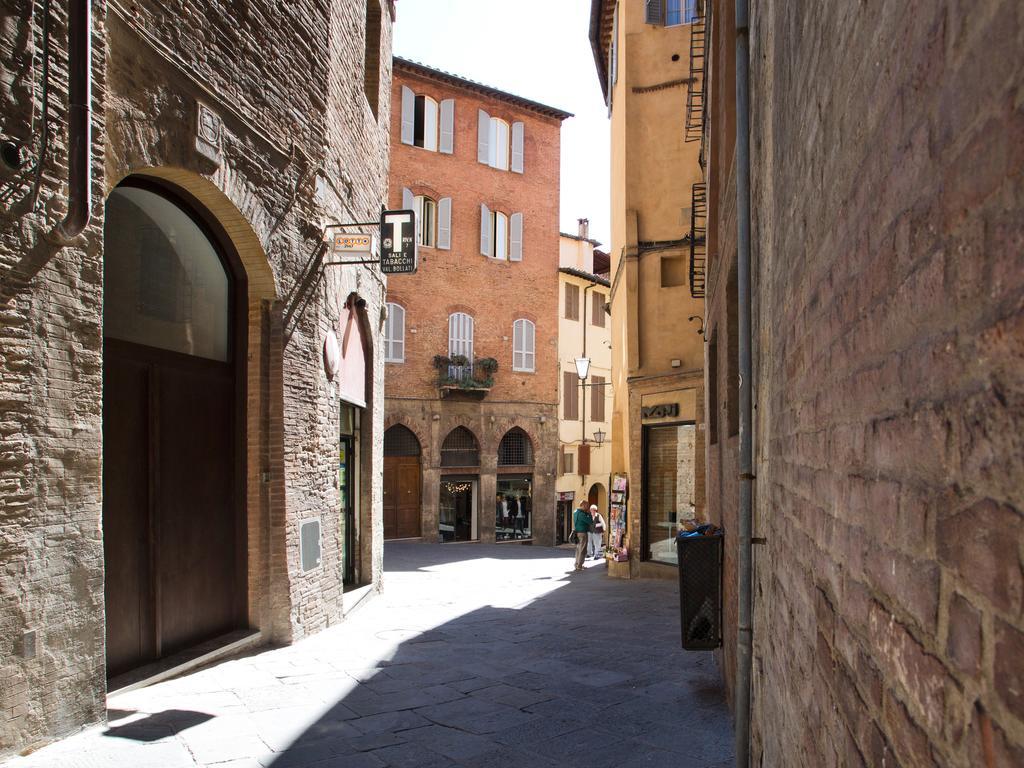 Il Tolomei - Central In The Middle Of Main Street Siena Zimmer foto