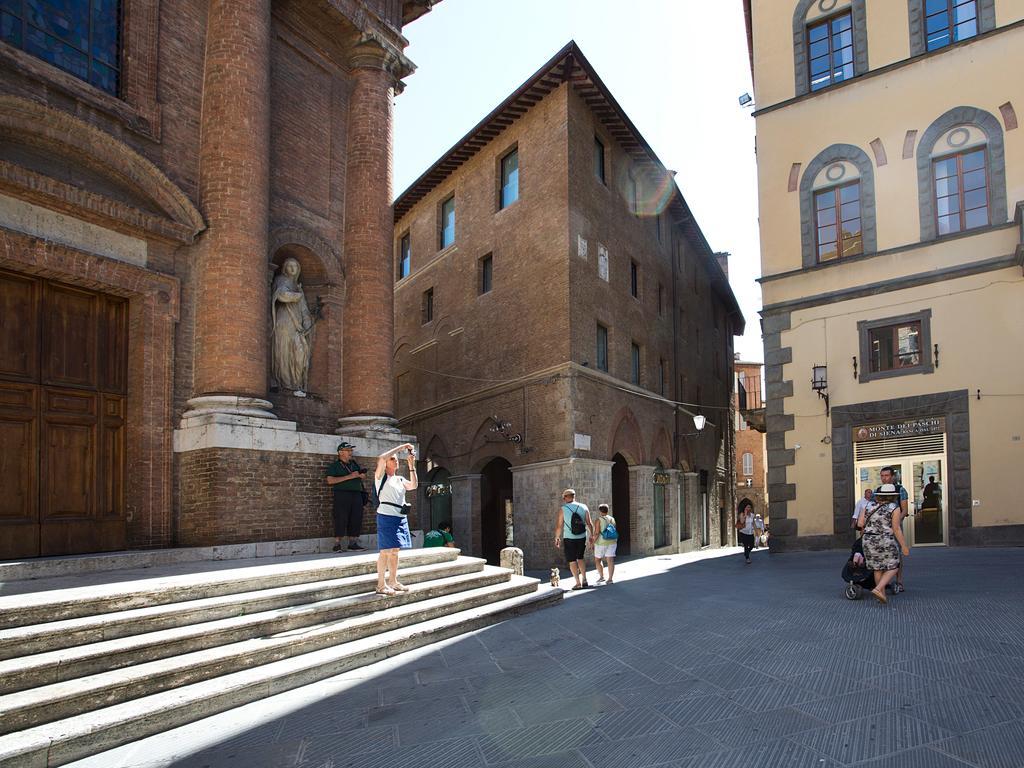 Il Tolomei - Central In The Middle Of Main Street Siena Zimmer foto